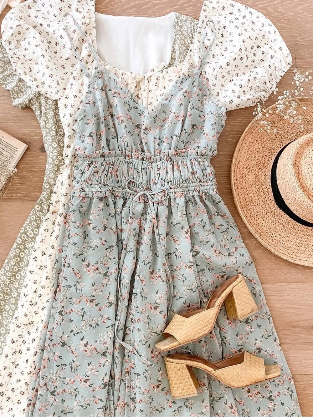 Breath of Youth - Magical Rose Petals on the Floor Dress - Small - Picture 2 of 9